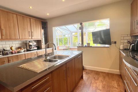 4 bedroom detached house for sale, New Drive - Immaculate Throughout - Closed Chain