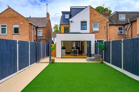 9 Douglas Crescent, Houghton Regis, Dunstable, LU5 5AS