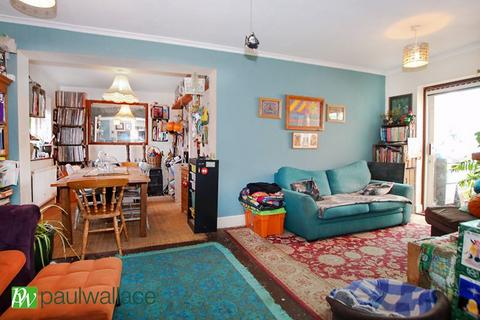 9 Whitefields Road, Cheshunt, Waltham Cross, EN8 0EJ