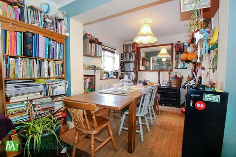 9 Whitefields Road, Cheshunt, Waltham Cross, EN8 0EJ