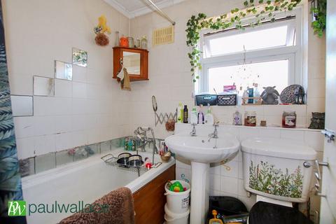 9 Whitefields Road, Cheshunt, Waltham Cross, EN8 0EJ