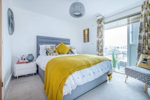 2 bedroom flat to rent, West Coast, Beacon Road, BH2