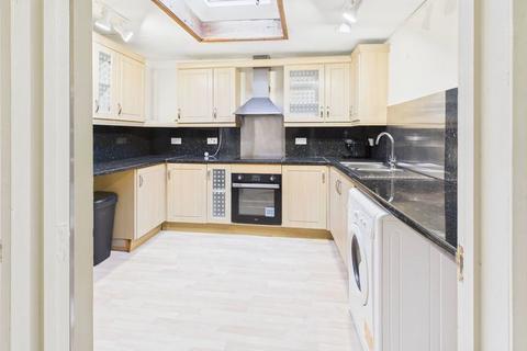 undefined, Flat 6 , 6 St. James Street, South Petherton