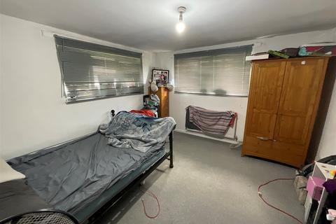 47 Thistledown, Basildon, SS14 1JU