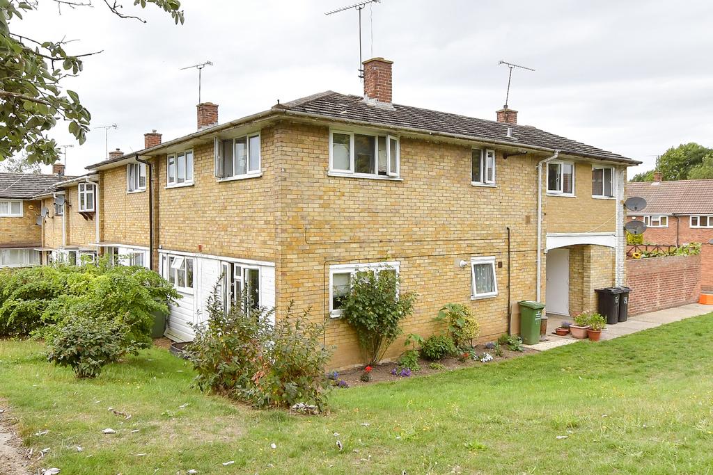 Tyrell Court Basildon Postcode Thistledown, Basildon SS14 2 bed maisonette for sale - £145,500