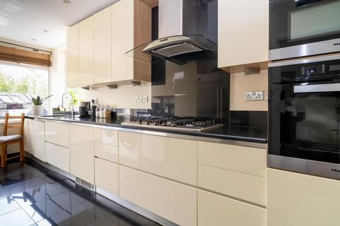 6 bedroom semi-detached house for sale, Westside, London NW4