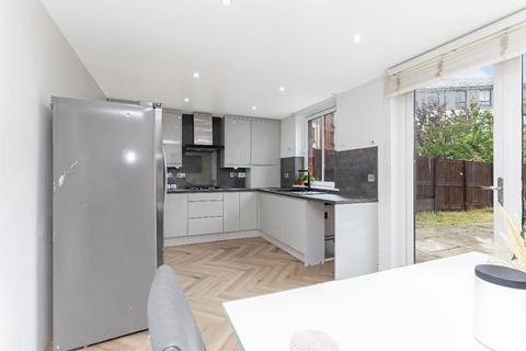 3 Dolphington Avenue, Glasgow, G5 0HY