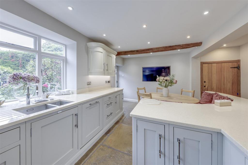 Kitchen Alt 2