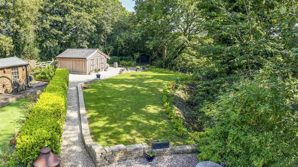 Garden &amp; Parking