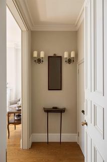 Flat 1, 9 Cheyne Row, London, SW3 5HR