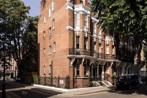 Flat 1, 9 Cheyne Row, London, SW3 5HR