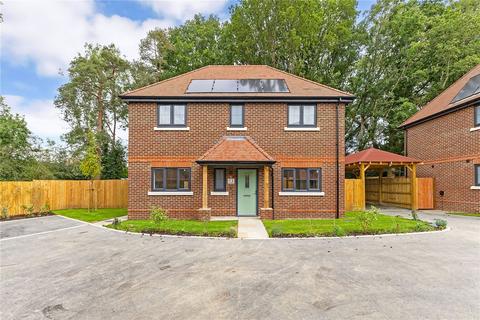 3 bedroom detached house for sale, Hedgerows, Gadbridge Lane, Ewhurst, Surrey, GU6