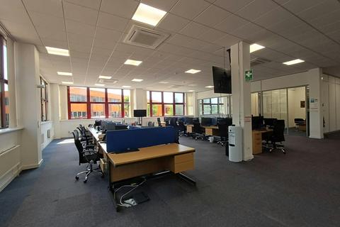 Office to rent, Gatwick Rd Crawley RH10 2LT