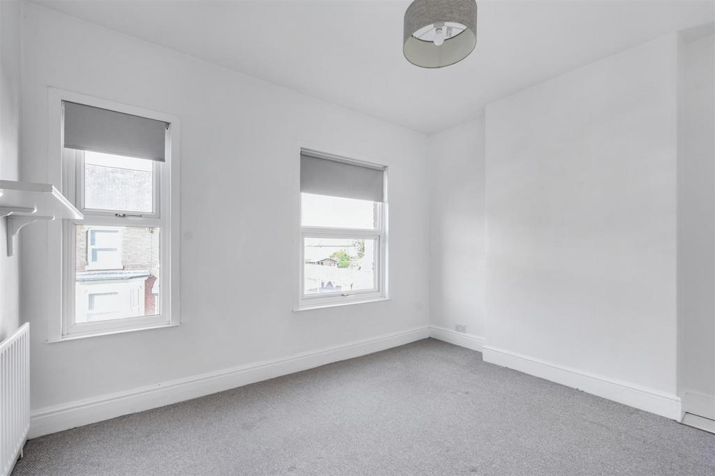 Bedroom 1 1.jpeg