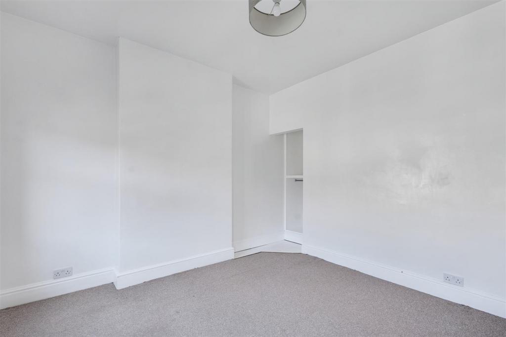 Bedroom 1 2.jpeg