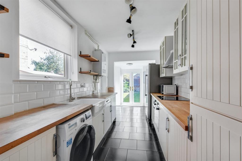 Kitchen 1.jpeg