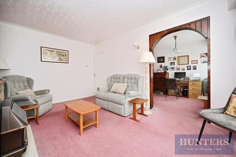 3 bedroom semi-detached bungalow for sale, Banksfield Crescent, Yeadon, Leeds