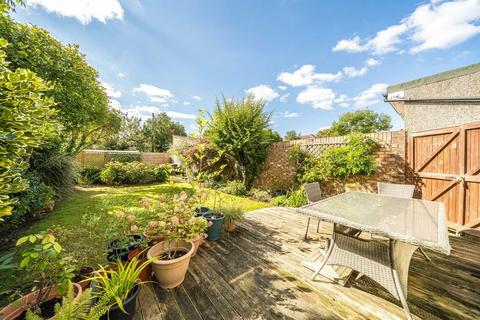 undefined, Millwood Road, Hounslow TW3
