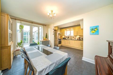 undefined, Millwood Road, Hounslow TW3