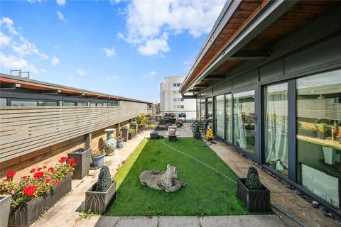 undefined, Berglen Court, E14