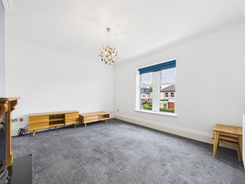 Lounge 1.jpg