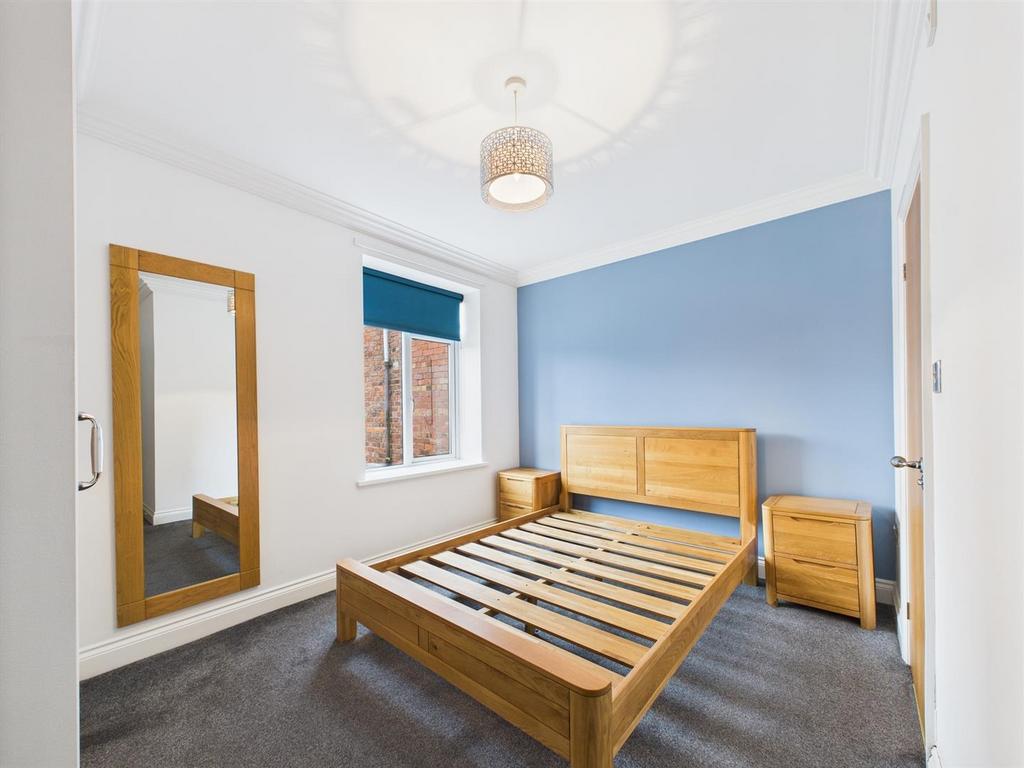 Bed 1.jpg