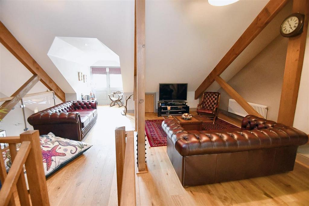 Large sitting room