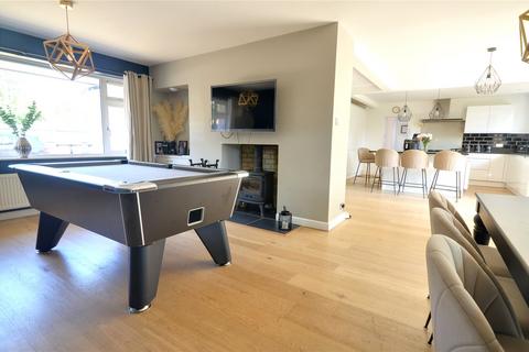 21 Wheelers Lane, Smallfield, Horley, RH6 9PT