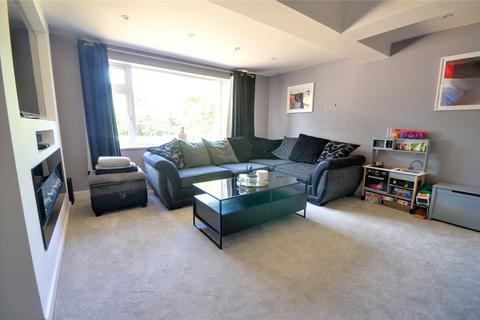 21 Wheelers Lane, Smallfield, Horley, RH6 9PT
