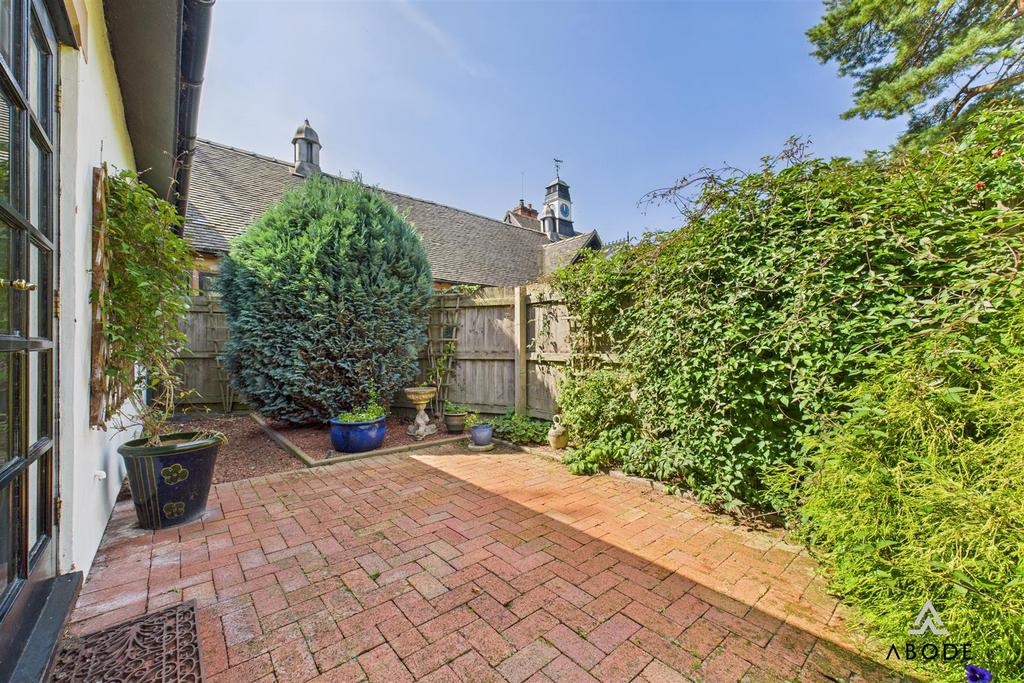 CAM03473 G0-PR0431-STILL037.jpg