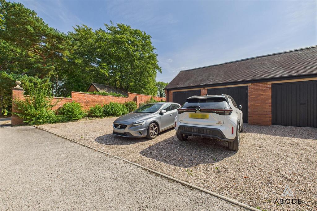 CAM03473 G0-PR0431-STILL004.jpg