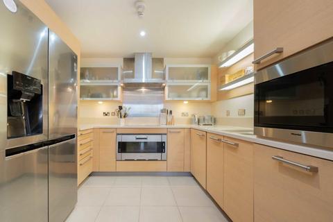 2 bedroom flat for sale, Lensbury Avenue, London SW6