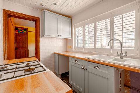 84 Queens Road, Lowestoft, NR32 1TD
