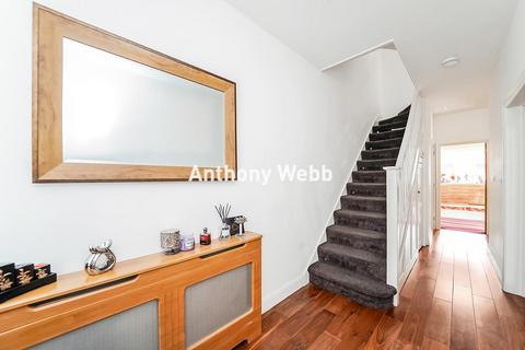 4 bedroom terraced house for sale, Dorchester Avenue, Palmers Green, N13