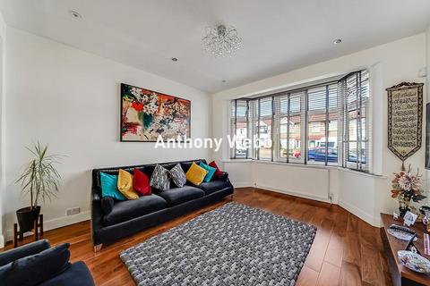 4 bedroom terraced house for sale, Dorchester Avenue, Palmers Green, N13