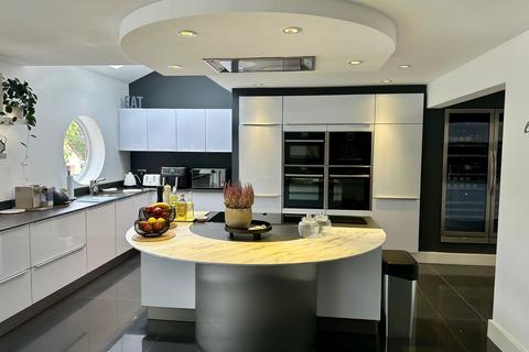 undefined, Exeter EX1