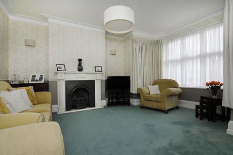 4 bedroom semi-detached house for sale, Gaynes Road, Upminster RM14