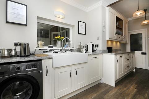 4 bedroom semi-detached house for sale, Gaynes Road, Upminster RM14