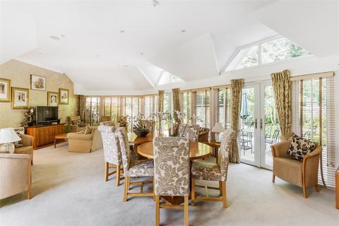 undefined, WARREN COURT, ASHFIELD CLOSE, KT21
