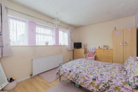 58 Trelawney Avenue, Langley, Slough, SL3 8RW