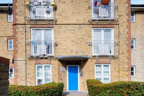 2 bedroom flat for sale, Towpath Walk, London, E9