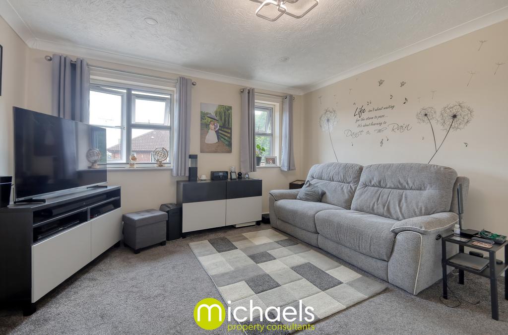 Living Room/Dining Area