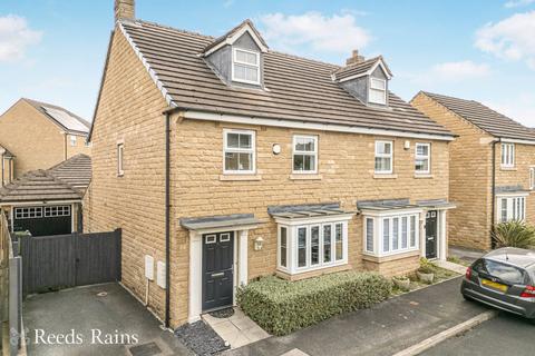 3 bedroom semi-detached house for sale, Jilling Gardens, West Yorkshire WF12
