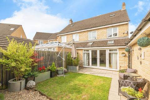 3 bedroom semi-detached house for sale, Jilling Gardens, West Yorkshire WF12