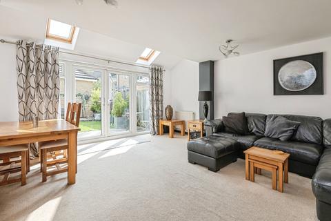 3 bedroom semi-detached house for sale, Jilling Gardens, West Yorkshire WF12