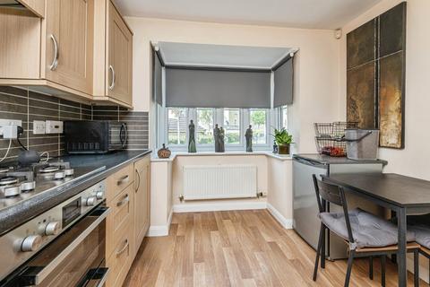 3 bedroom semi-detached house for sale, Jilling Gardens, West Yorkshire WF12