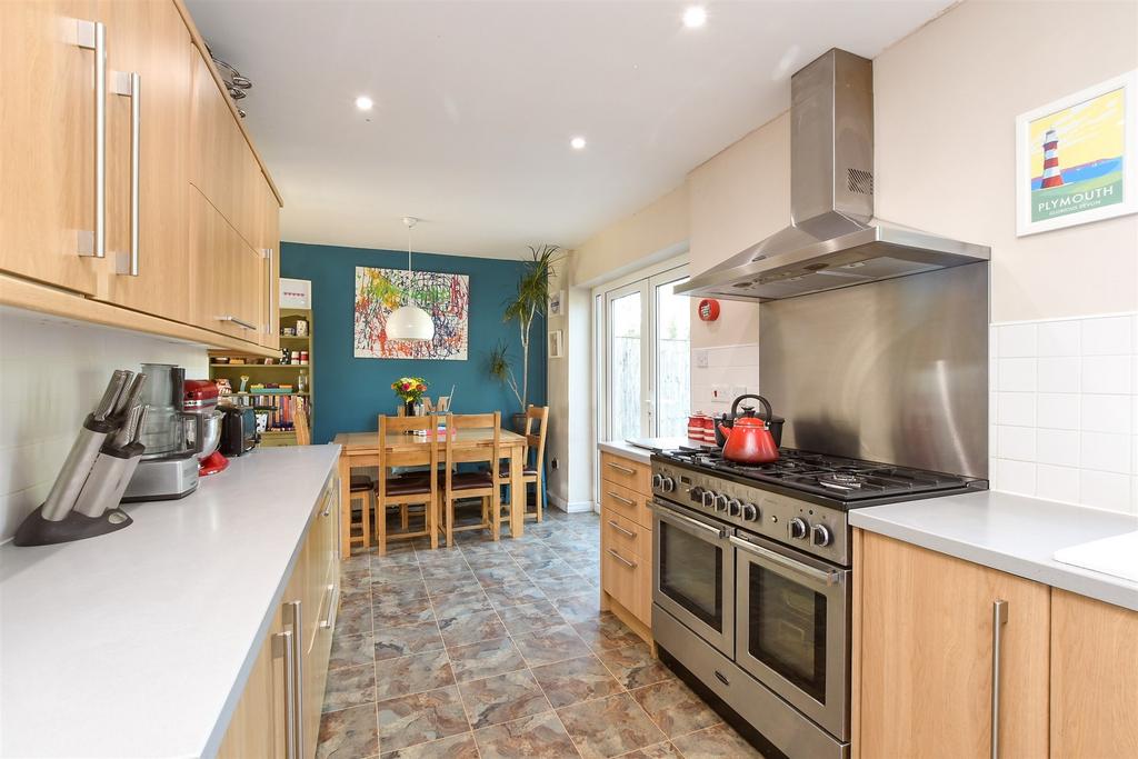 Kitchen/Dining Area