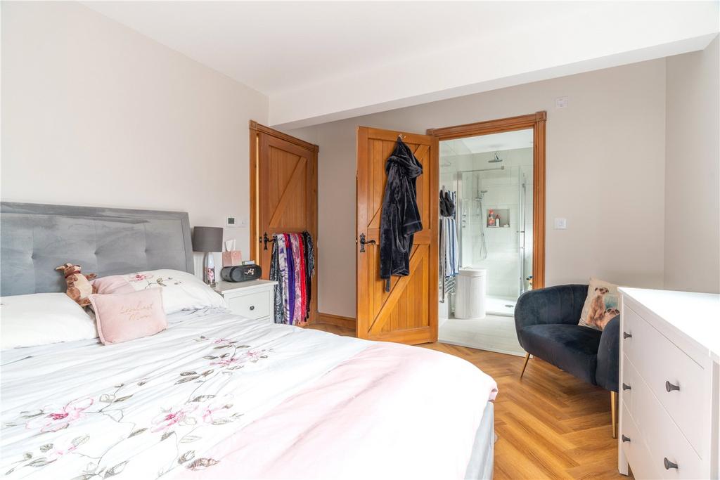 Guest Bedroom Suite