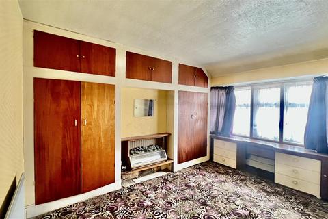 3 bedroom terraced house for sale, Ash Grove, Heston TW5
