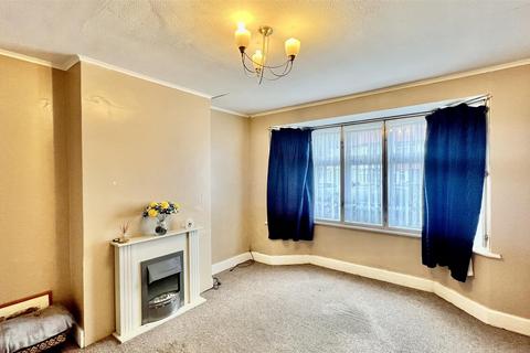 3 bedroom terraced house for sale, Ash Grove, Heston TW5